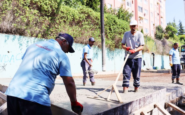 Kocaeli İzmit'te Erenler'e mini basketbol sahası