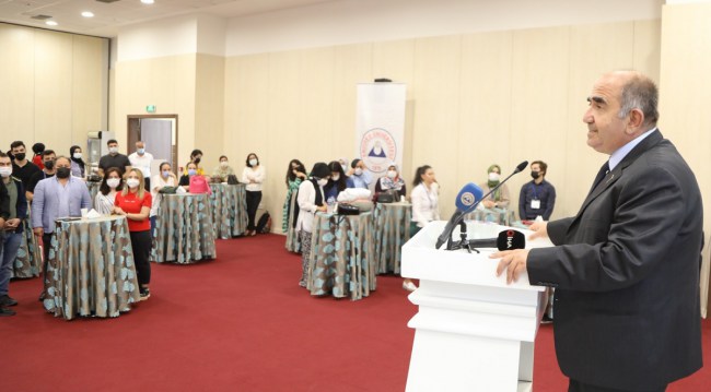 TÜBA Üyesi Prof. Dr. Mustafa Soylak ERÜ'de aday öğrencilerle buluştu