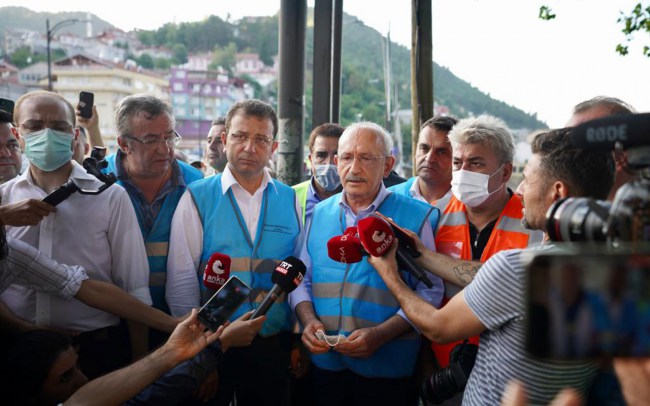 CHP'liler felaketi yaşayan Sinop Ayancık'ta