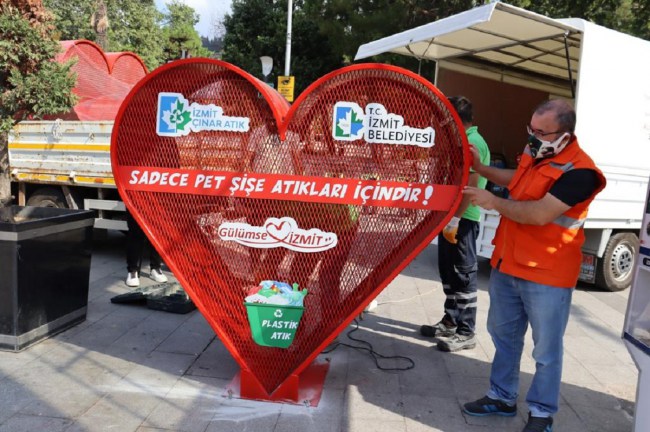Kocaeli'nin İzmit Belediyesi'nden yeni geri dönüşüm noktaları