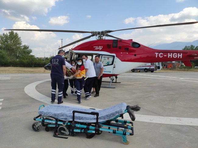 Bursa'da dağ ilçesindeki hastaya helikopter ambulans