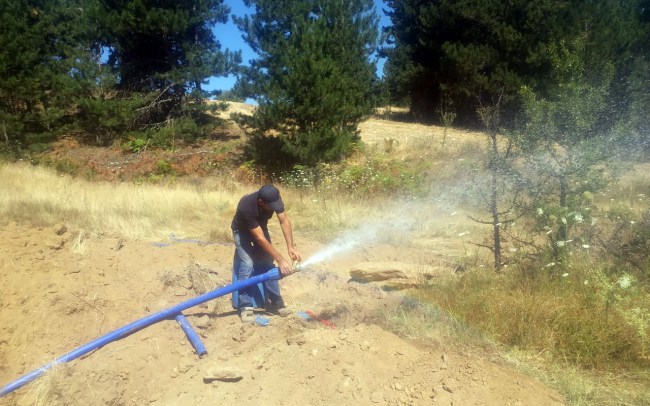 Manisa Demirci'de bir mahallenin daha su sorunu çözüldü