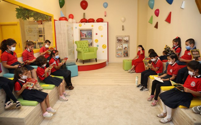 Gaziantep'te AVM'de çocuk kütüphanesi açıldı