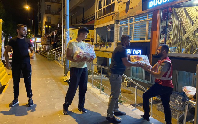 İzmit Belediyesi'nin yardım aracı Kastamonu'ya ulaştı