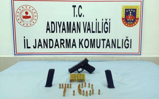 Adıyaman'da ruhsatsız tabanca ele geçirildi