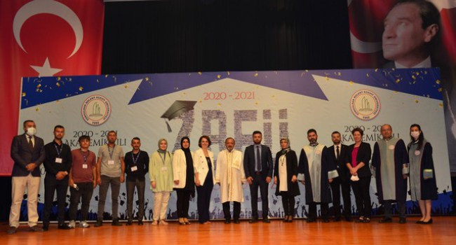 BEÜ’de mezuniyet törenleri