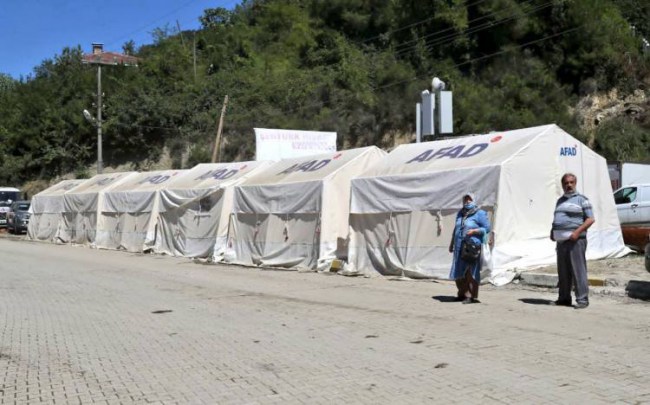 AFAD: "Ayrım yapılmaksızın dağıtılıyor"