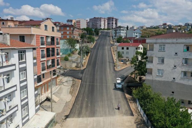 Kocaeli Gebze Fikri Altıokka Caddesi'nde üstyapı çalışması