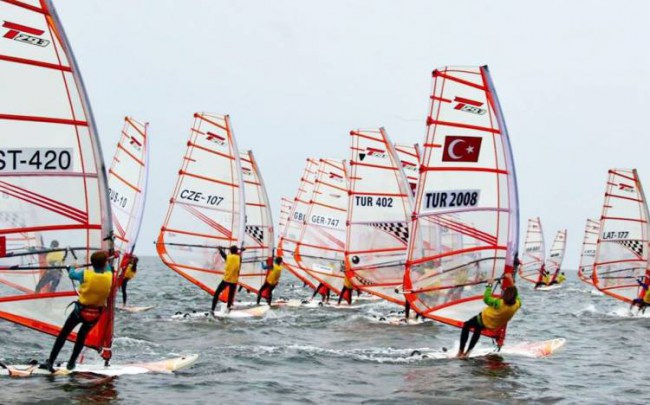 Rüzgar sörfünde Urla'ya Avrupa Şampiyonluğu