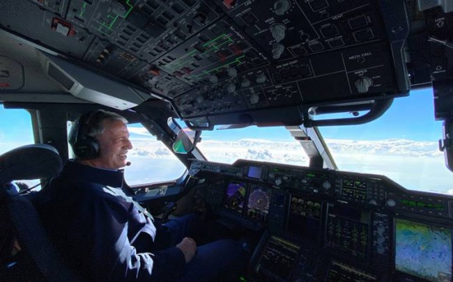 Bakan Akar, Koca Yusuf'un kokpitinde