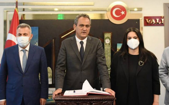 Bakan Özer: "Yüz yüze eğitime devam edeceğiz"