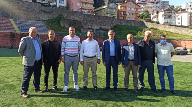 AK Parti heyetinden Şehit Vefa Karakurdu stadında inceleme