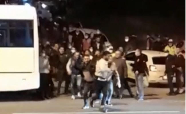 Kozlu’da konser sonrası ortalık savaş alanına döndü