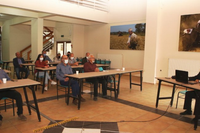 Kooperatifte çiftçilere eğitim