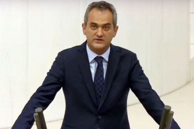 Milli Eğitim Bakanı Mahmut Özer yemin etti