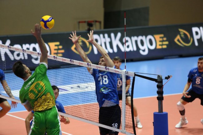 AXA Sigorta Kupa Volley'de Bursa Büyükşehir galip