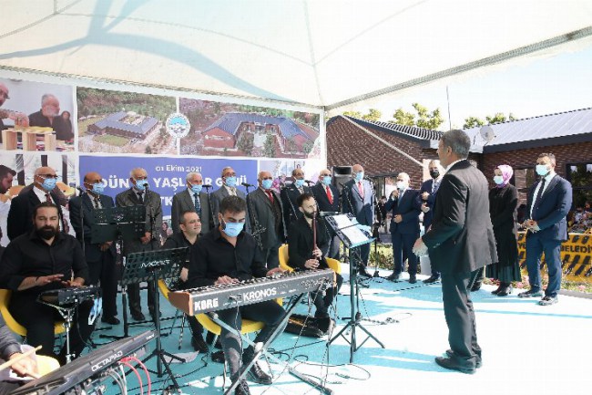 Memduh Büyükkılıç'ın türkü keyfi