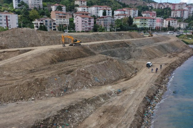 Gölcük depreminden kalanlar kaldırılıyor