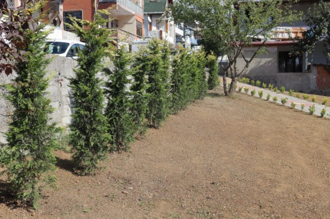 Futbol sahasında peyzaj çalışması