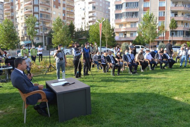 Vali Şahin: "Taziye evleri değil, bilgi evleri"