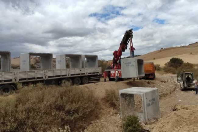 Manisa Çampınar'da menfez çalışması
