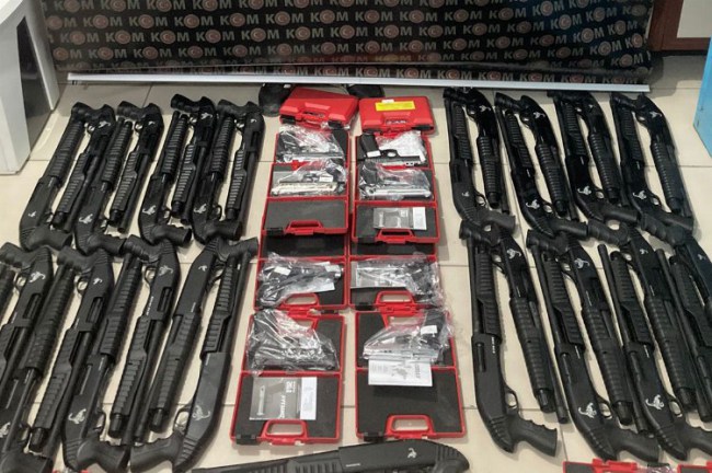 Aksaray KOM ekiplerinden 'kayıtsız' baskın!