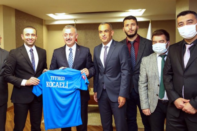 Kocaeli Büyükşehir Belediye Başkanı Büyükakın, "Hakemlerimiz üst liglerde olmalı"