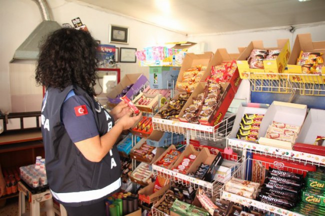 İzmir Menderes'te okul kantinleri denetlendi