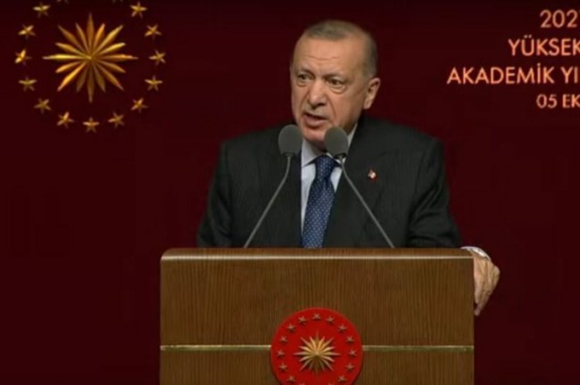 Cumhurbaşkanı Erdoğan'dan akademik mesaj: "Kapanma kesinlikle düşünmüyoruz"