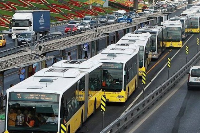 İstanbul'da kurtuluş coşkusuna ulaşım ücretsiz