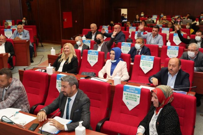 Kocaeli İzmit'te Başkan'ın yurt talebine muhalefet 'hayır' dedi