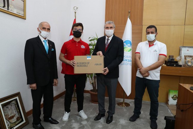 Başkan Yüce, Teknofest birincilerini ağırladı