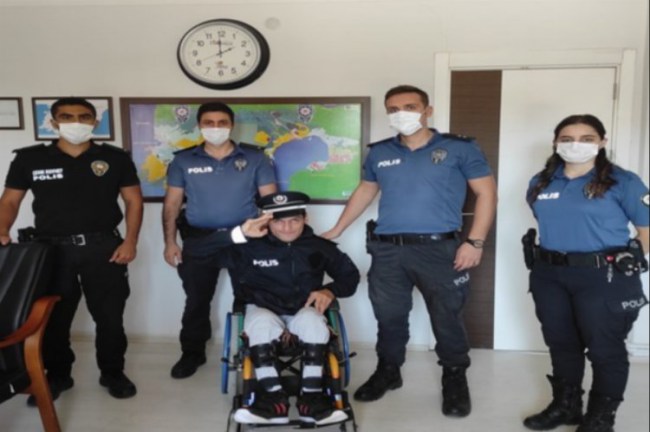 Didim'de Polis Olmak İsteyen Engelli Gencin Hayali Gerçek Oldu