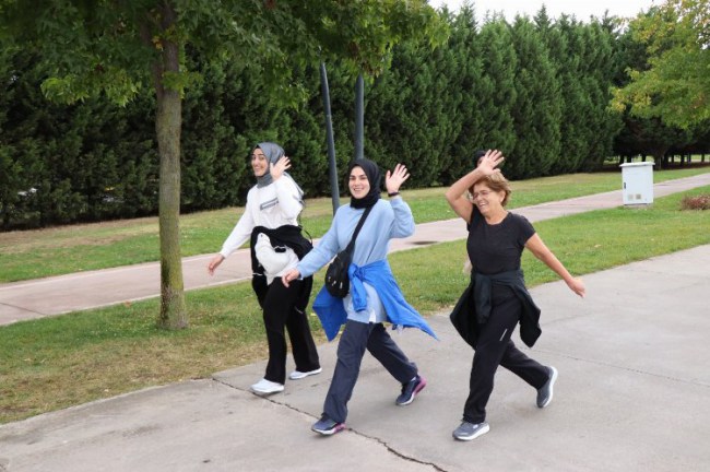 İzmit'te yürüyüş etkinliği