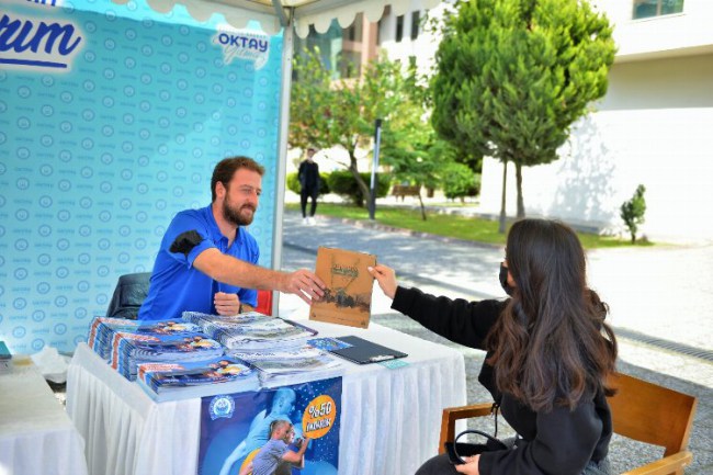 Bursa Yıldırım Belediyesi üniversiteli öğrencileri karşıladı