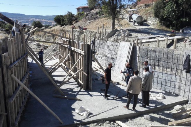 Manisa Selendi'de yol soruna menfezli çözüm