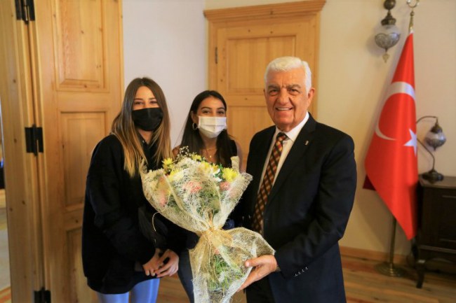 Muğla Büyükşehir Belediye Başkanı Gürün, gençlerle bir araya geldi