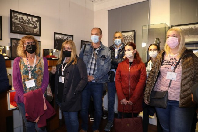 İzmit Belediye Başkanı Hürriyet, yabancı konuklarla ilgilendi