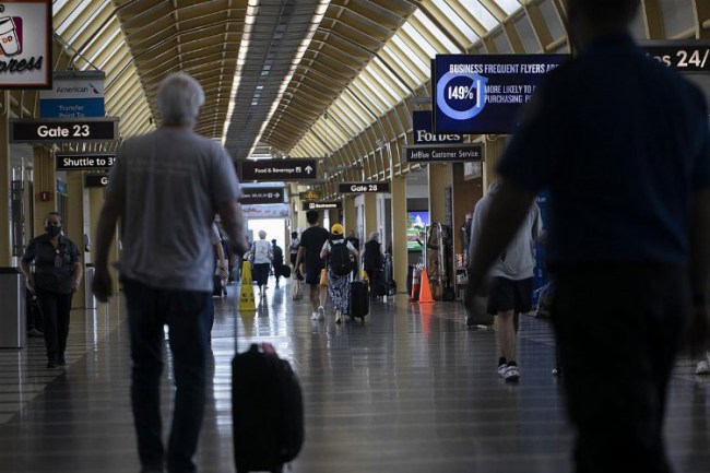 AB, seyahat kısıtlamalarının kaldırılabileceği ülkeleri güncelledi