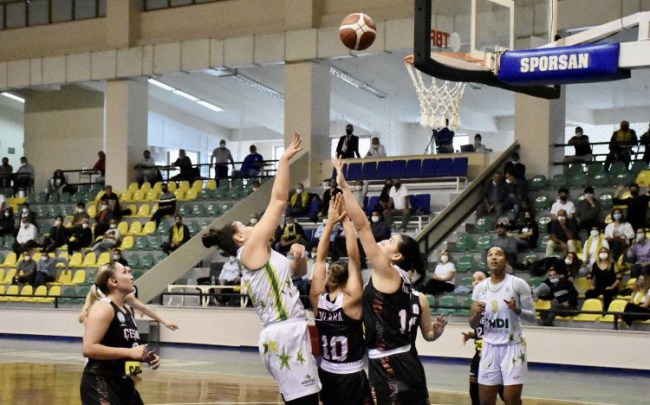 Gürespor potada lige galibiyetle başladı