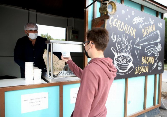 Bursa Nilüfer'den üniversiteliye her yönden destek