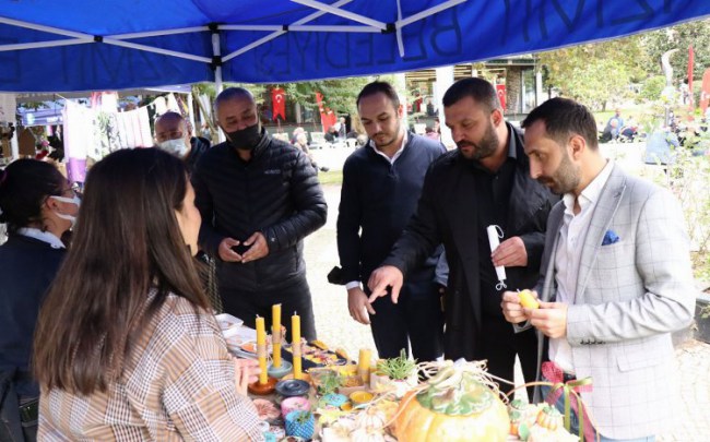 İzmit Belediyesi'nin 'hizmet masası' sahaya indi
