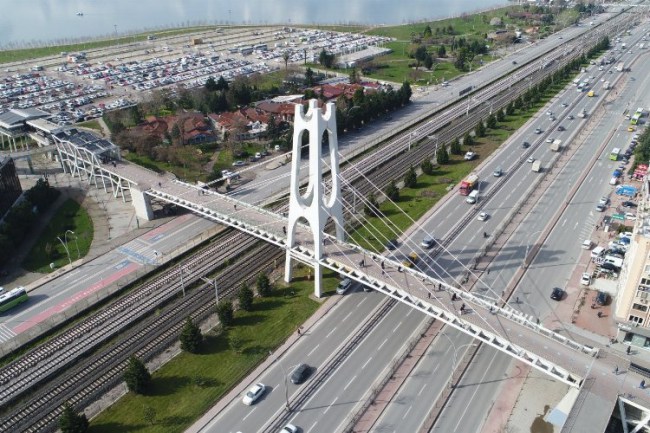 Kocaeli'nde üst geçitler yenileniyor