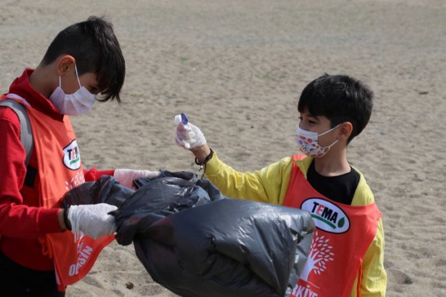 Balıkesir Edremit'te "temiz çevre, temiz Edremit" etkinliği