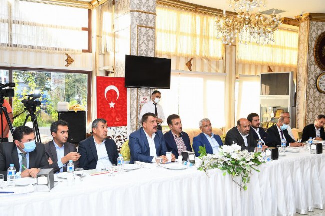 Malatya'da Başkan Gürkan Battalgazi muhtarlarıyla buluştu.