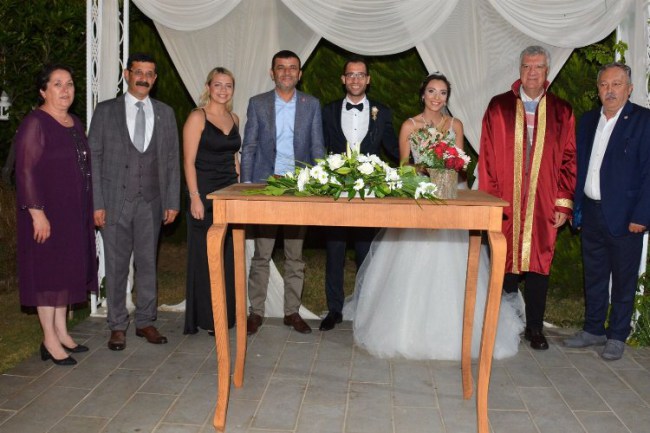 CHP'li Ataş Ailesinde Mutluluk