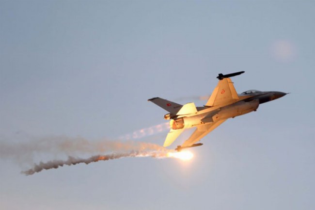 Solo Türk, Bursa Mudanya'da nefes kesti