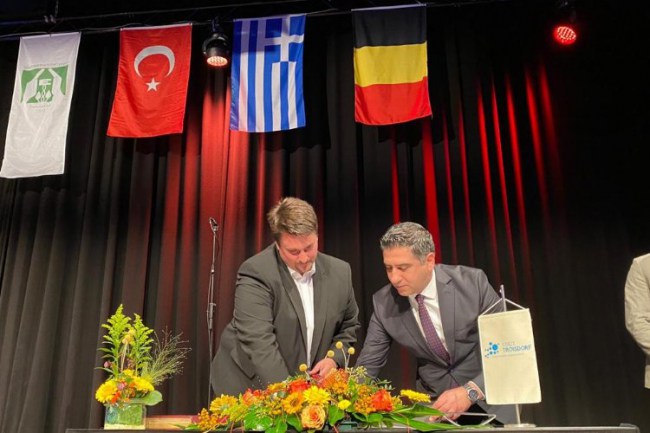 İzmir Menderes'e Almanya'da kardeş şehir