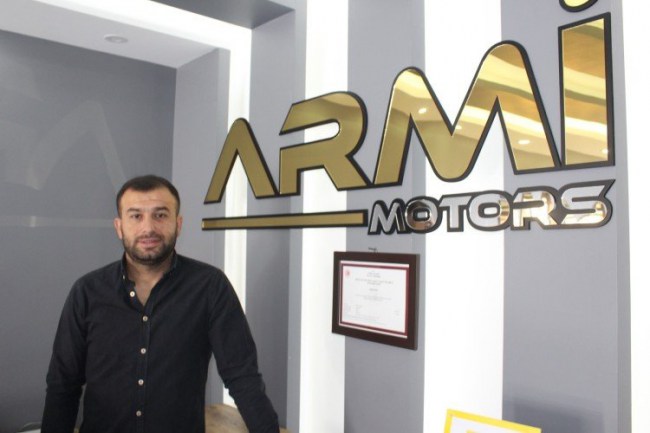 İzmir'de kendisi okuyamayan otomotivci okul yaptırmak istiyor