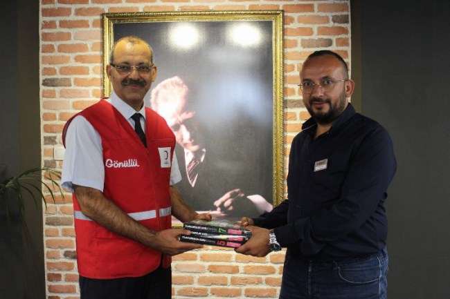 İzmir Gaziemir'de ücretsiz test kitabı projesi